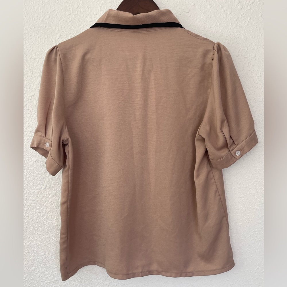 Dazy Champagne Collared Button Front Blouse Size … - image 5